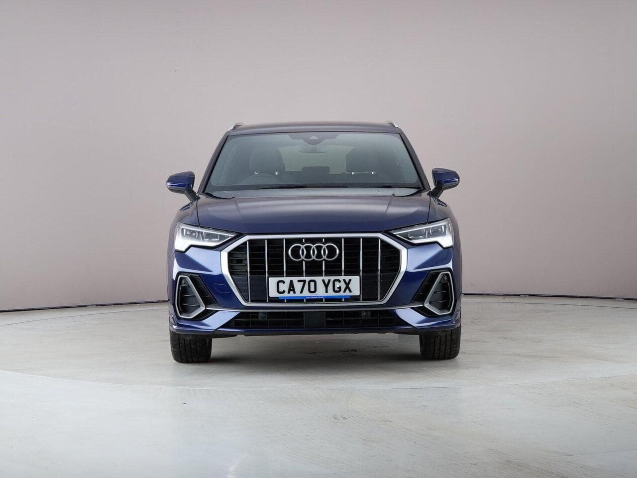 Audi Q3 thumbnail Front