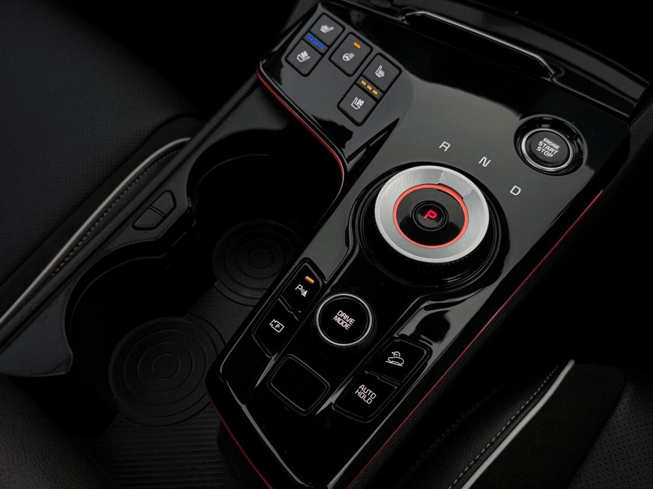 Kia Sportage thumbnail Interior Front