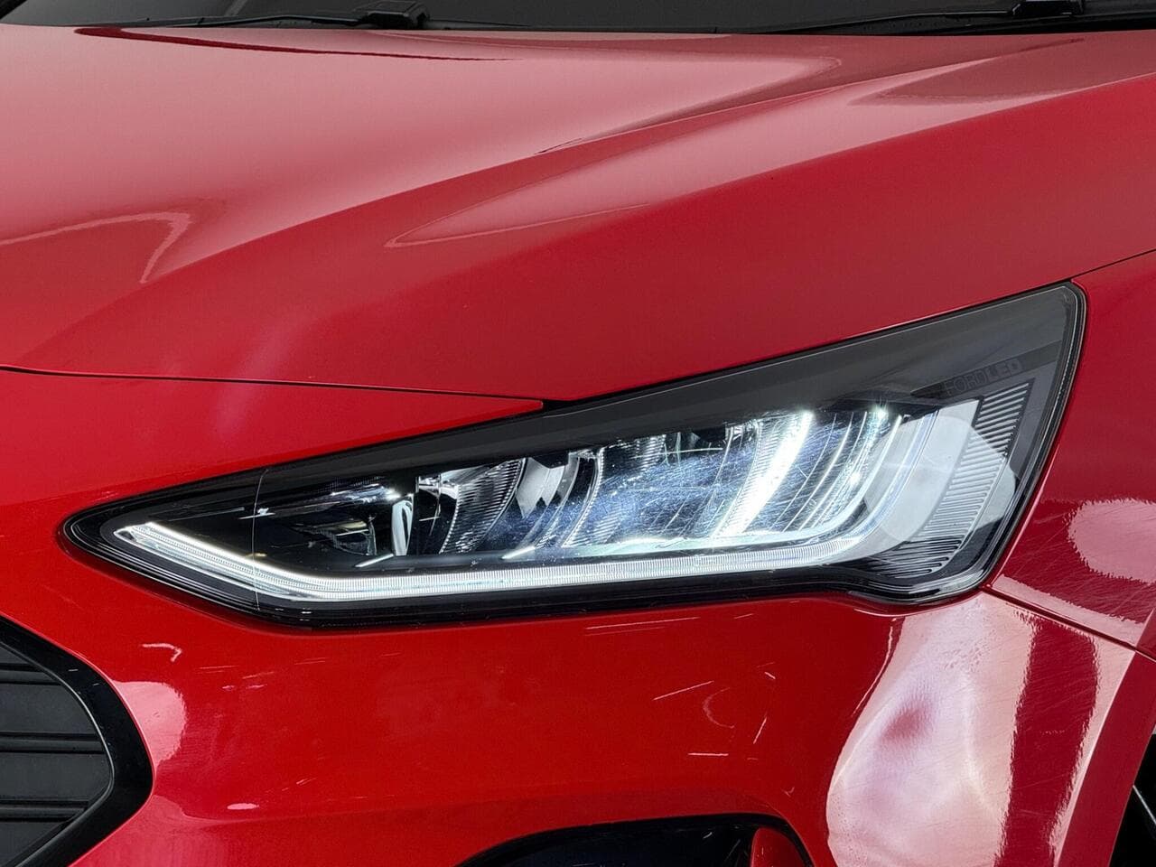 Ford Focus thumbnail Lights Front