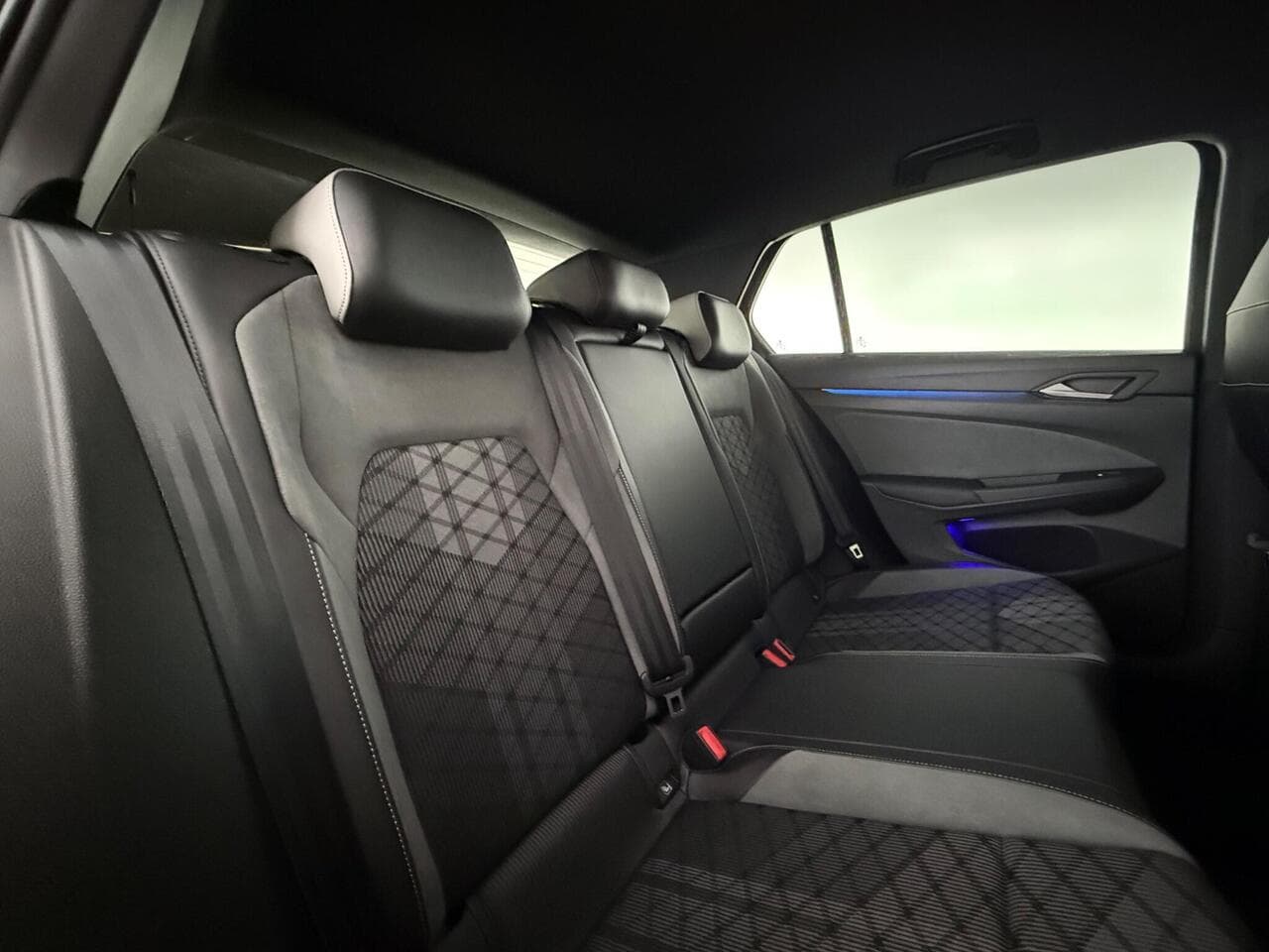 Volkswagen Golf thumbnail Seats Rear