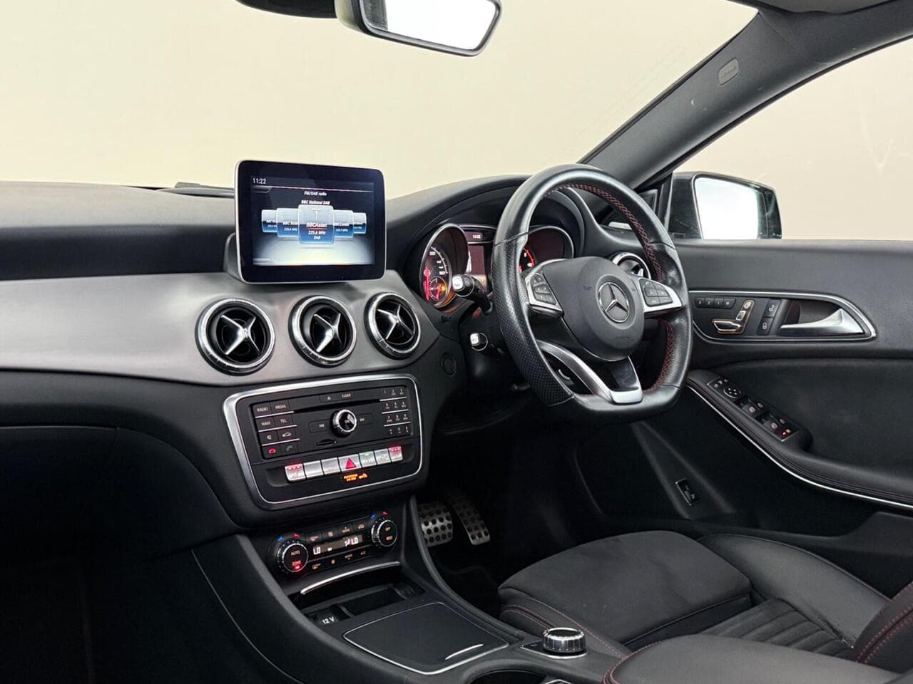 Mercedes-Benz CLA thumbnail Interior Front