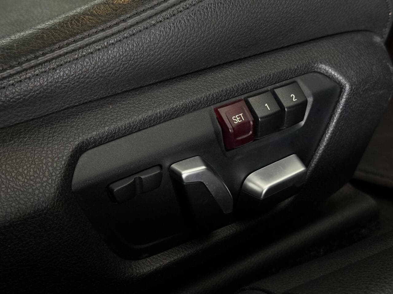 BMW 4 Series Gran Coupe thumbnail Misc Controls