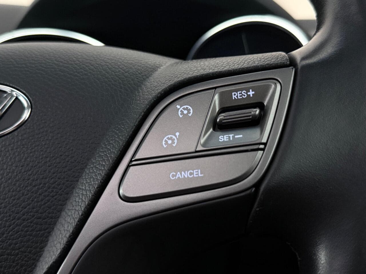 Hyundai Santa Fe thumbnail Misc Controls