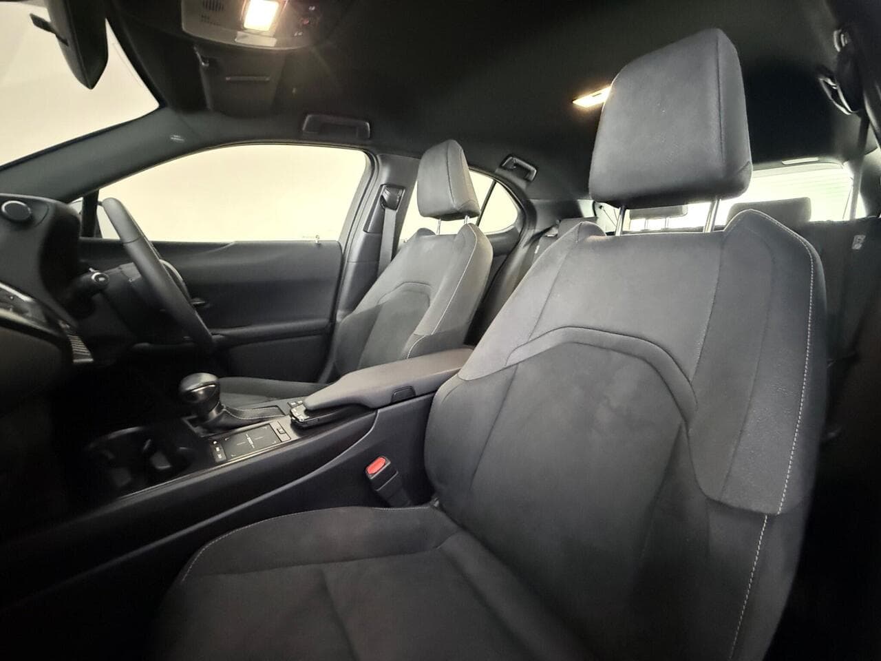 Lexus UX thumbnail Seat Front Passenger