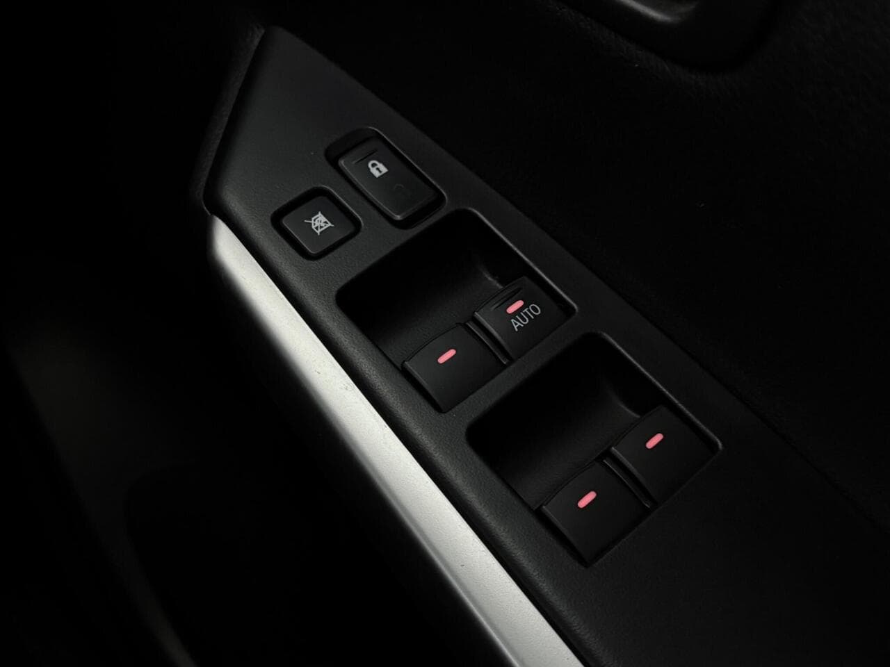 Mitsubishi Shogun Sport thumbnail Misc Controls