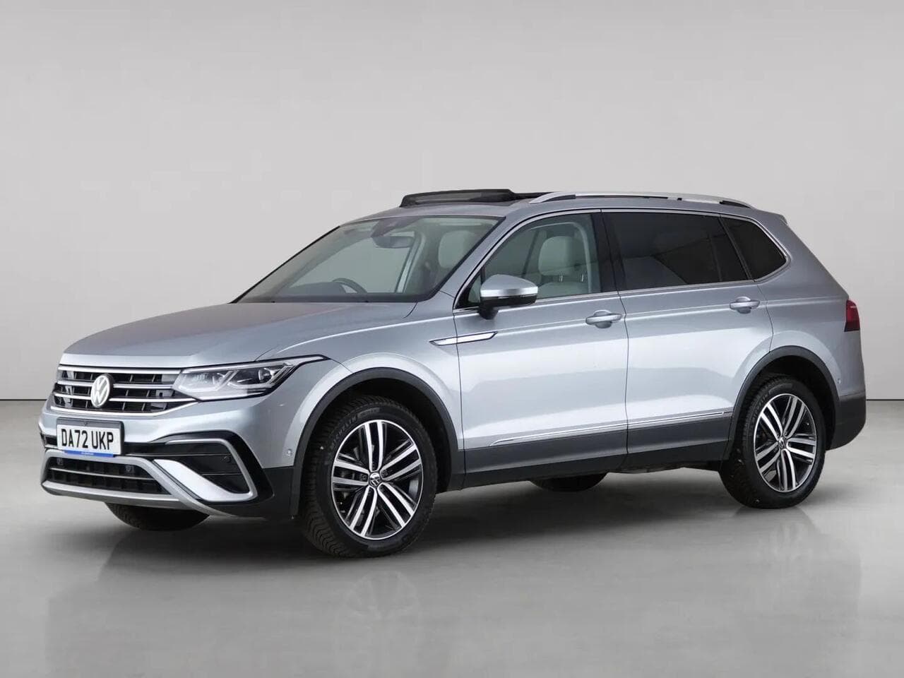 Volkswagen Tiguan Allspace thumbnail Front Left