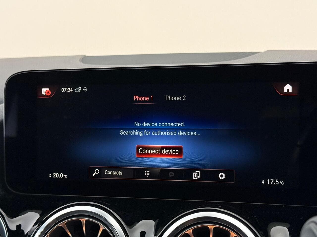 Mercedes-Benz GLA thumbnail Infotainment System