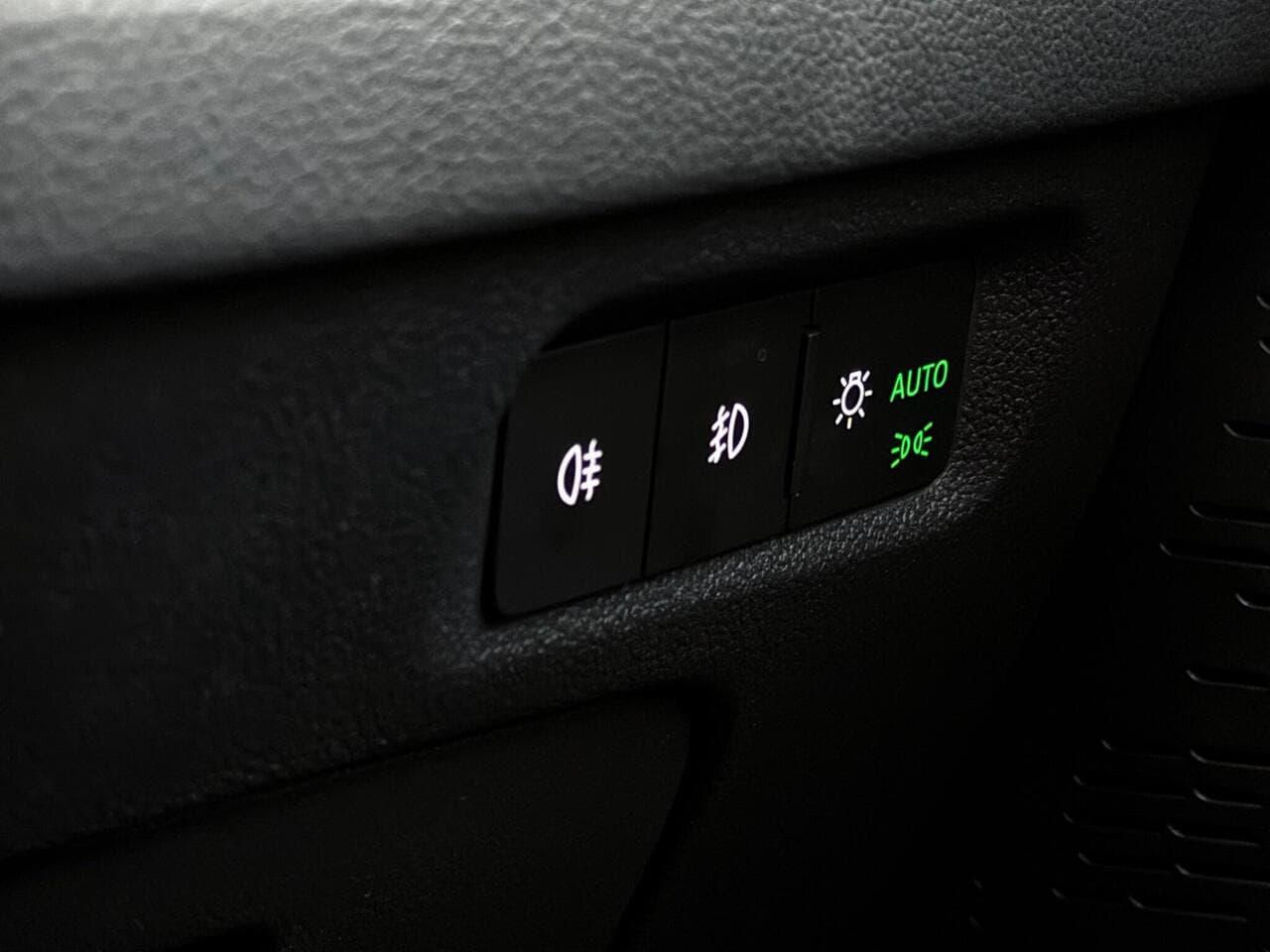 Skoda Octavia thumbnail Misc Controls