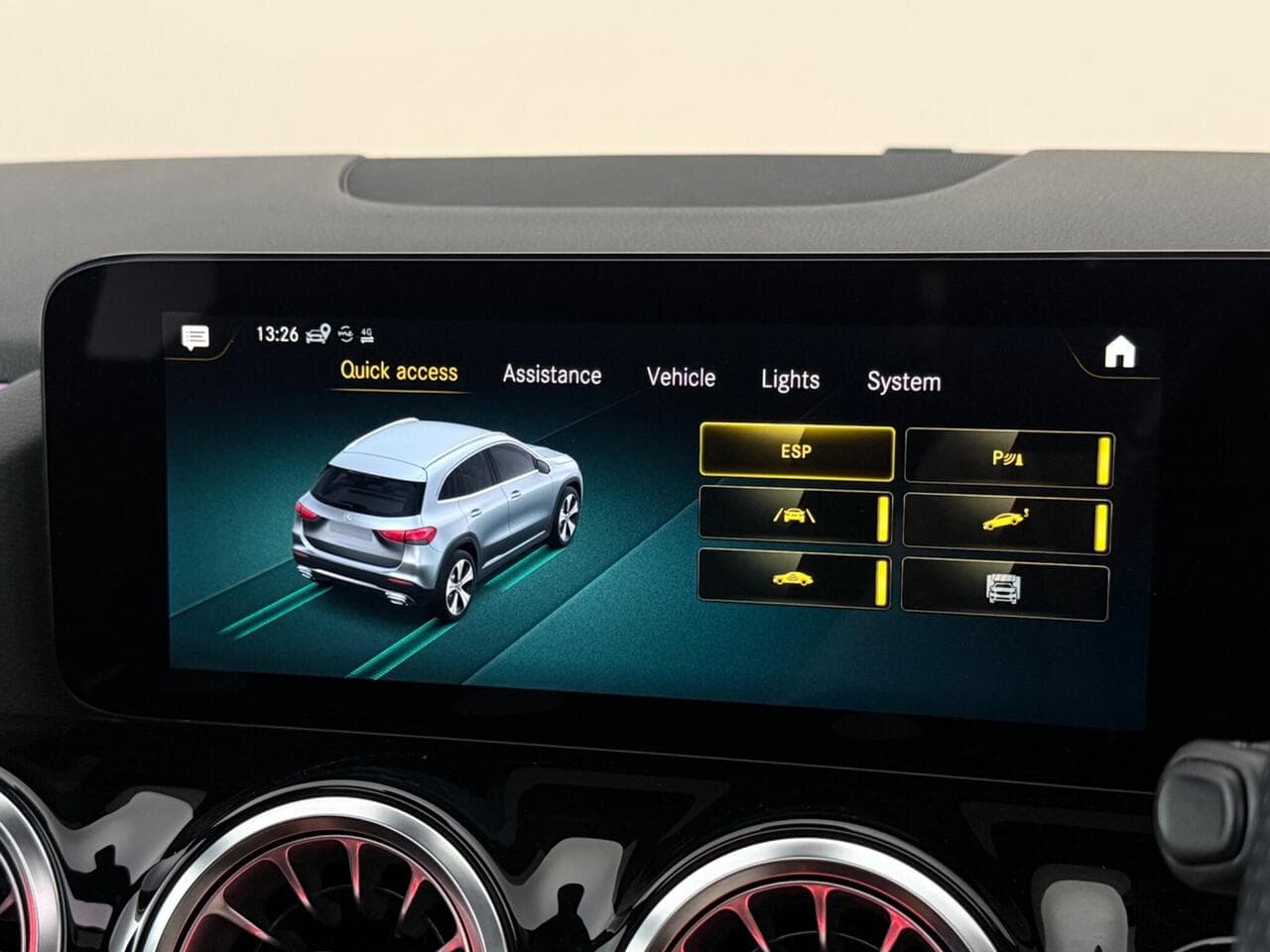 Mercedes-Benz GLA thumbnail Infotainment System