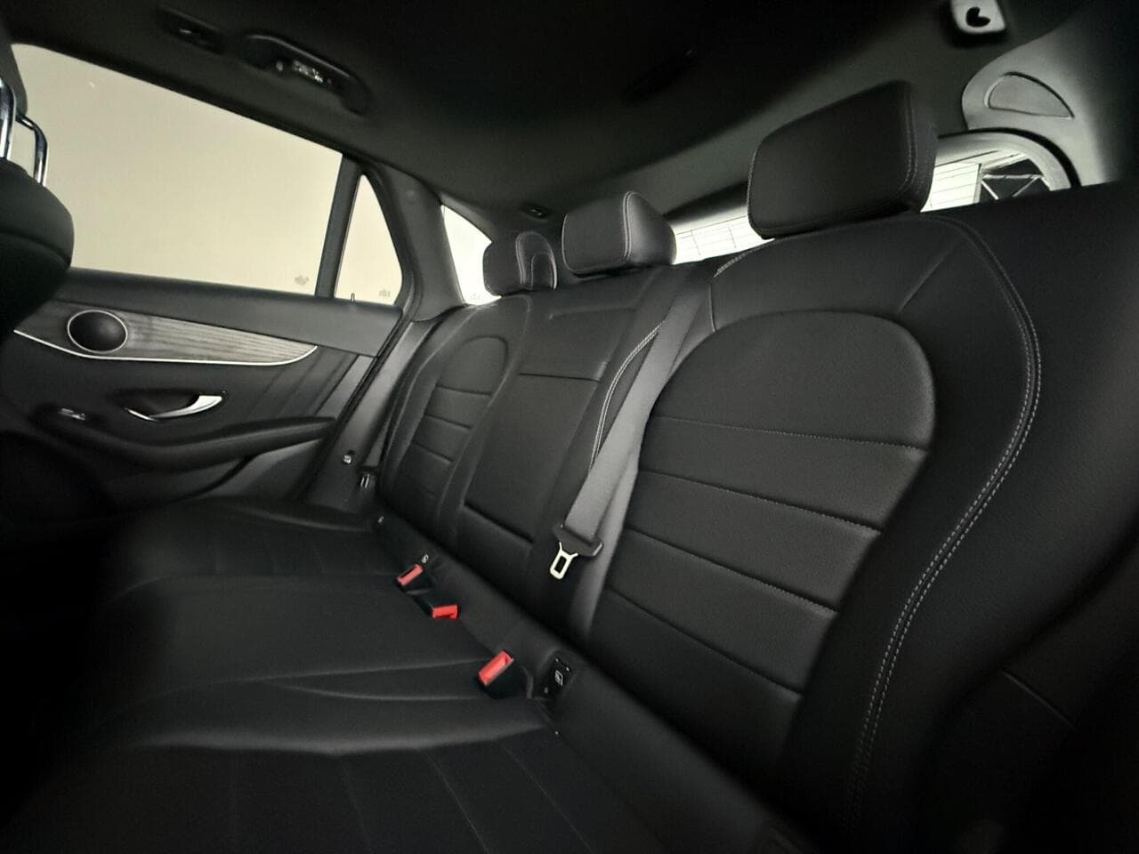 Mercedes-Benz GLC thumbnail Seats Rear