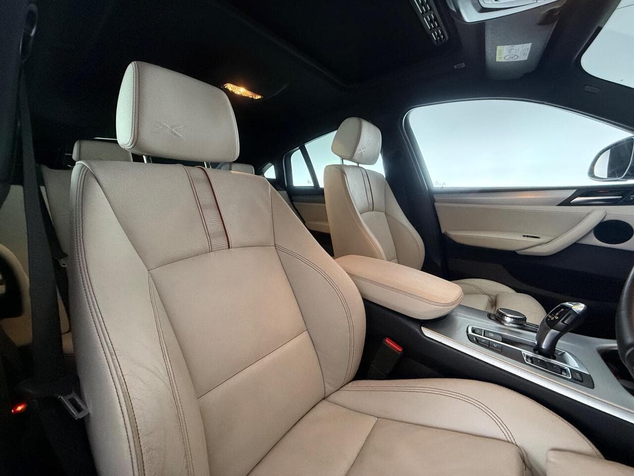 BMW X4 thumbnail Seat Driver