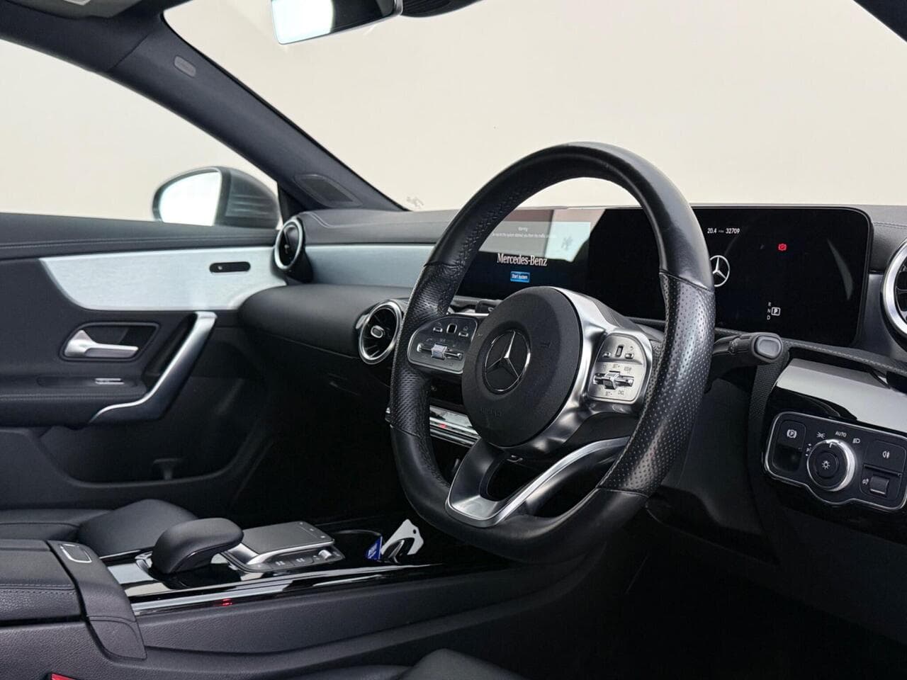 Mercedes-Benz CLA thumbnail Interior Front