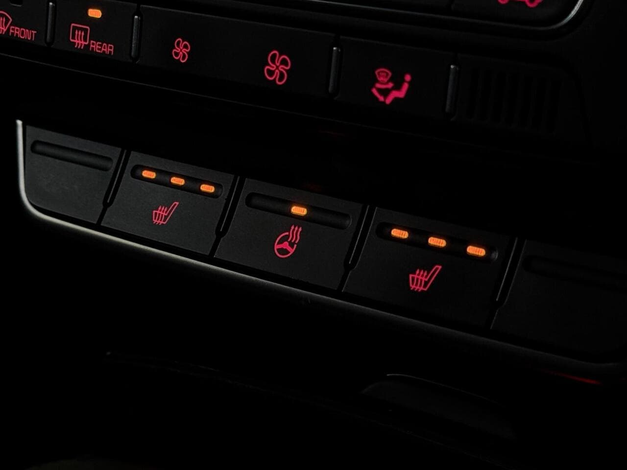 Kia Sorento thumbnail Misc Controls