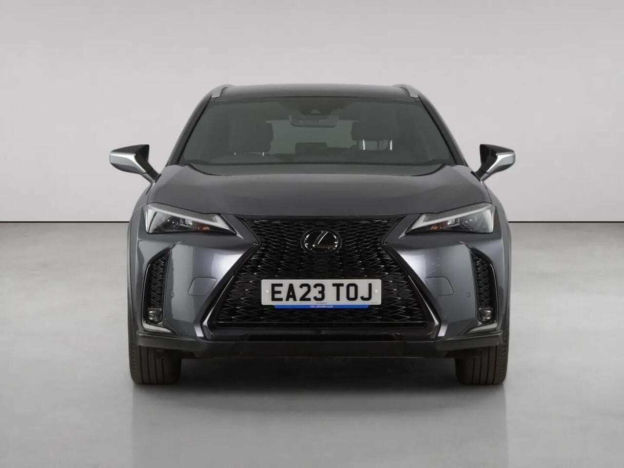 Lexus UX thumbnail Front