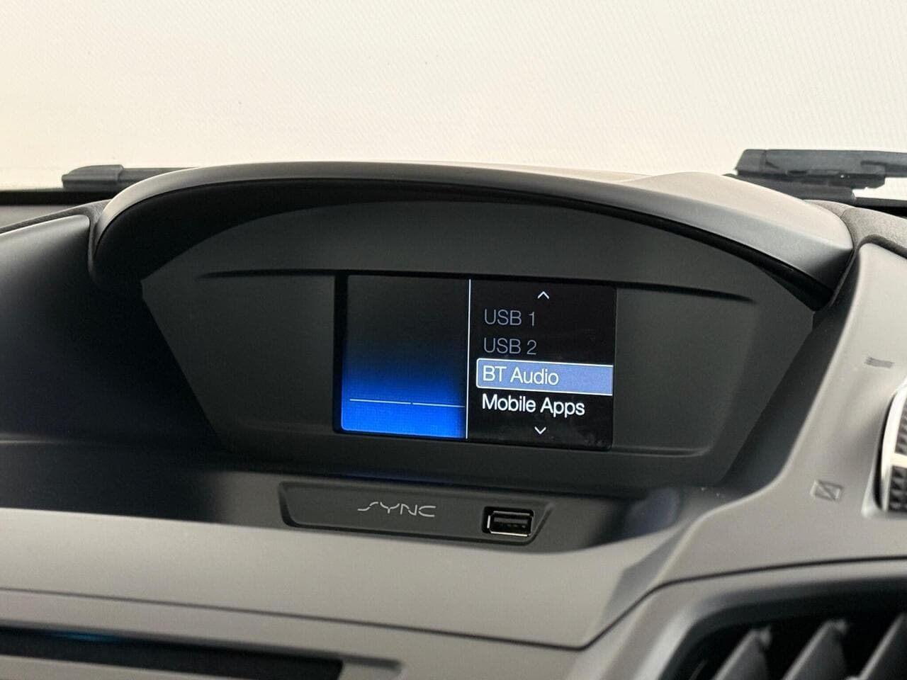 Ford Kuga thumbnail Infotainment System