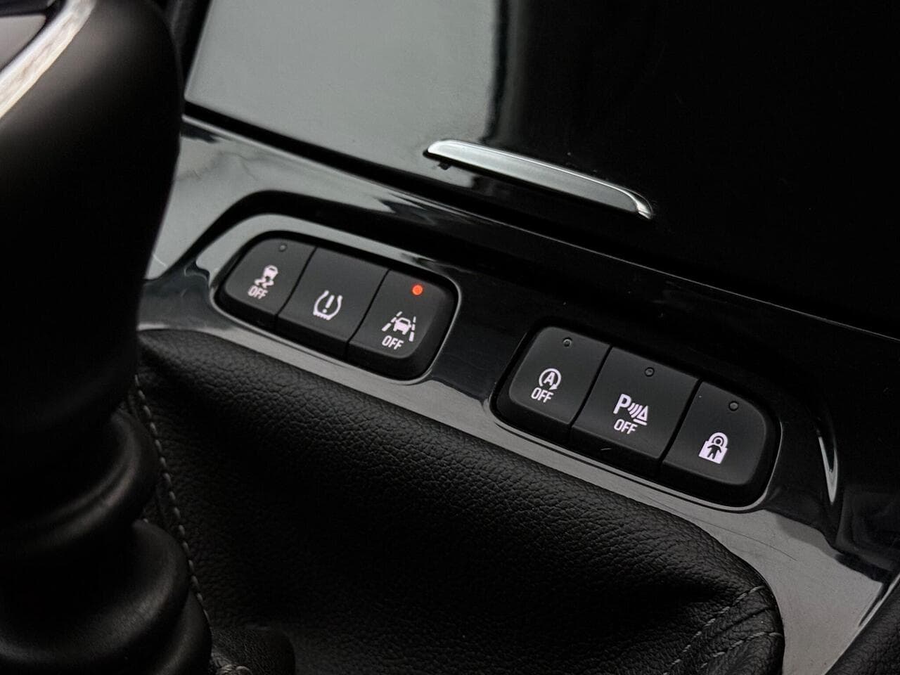 Vauxhall Grandland X thumbnail Misc Controls