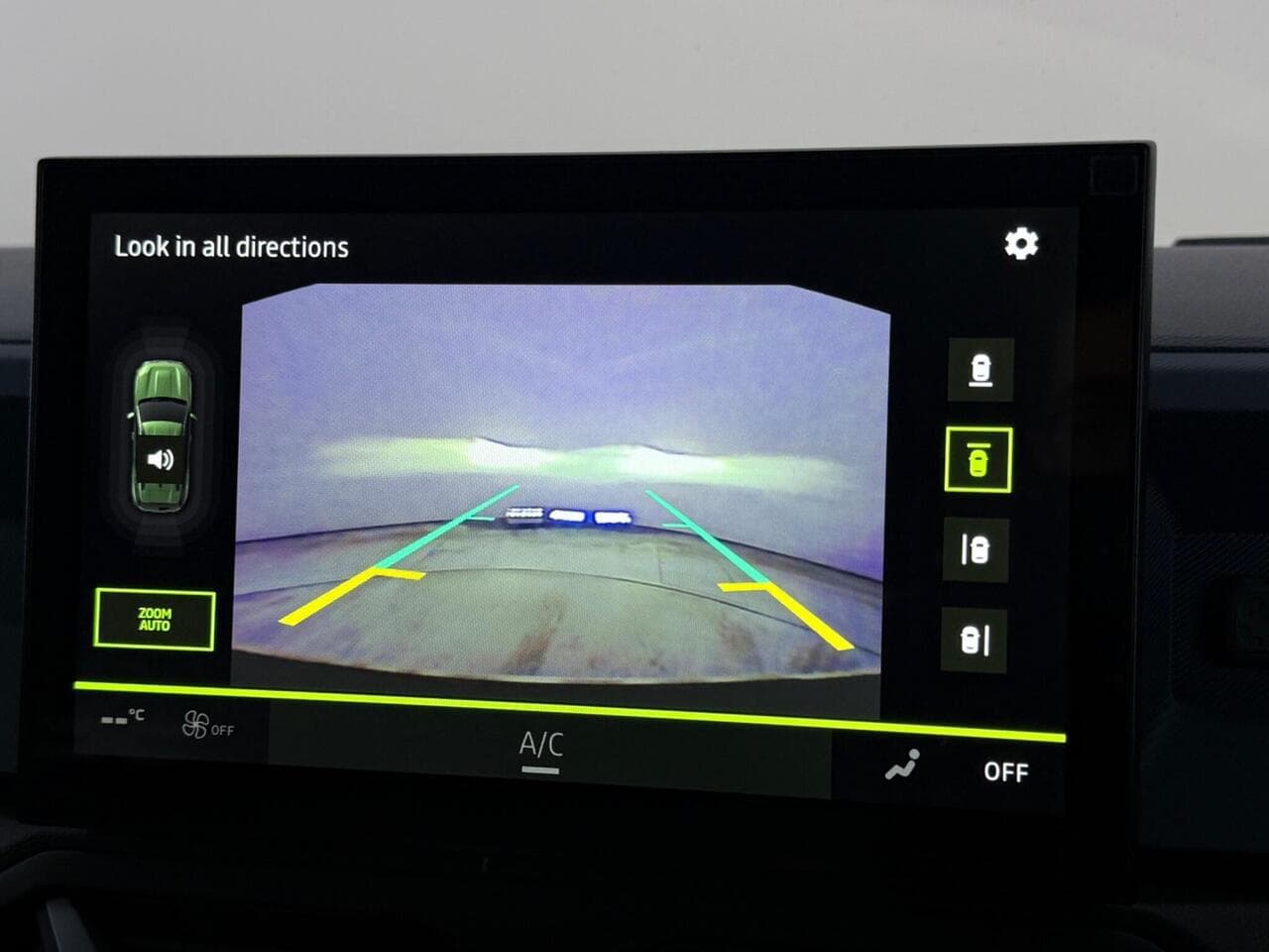 Dacia Duster thumbnail Infotainment System