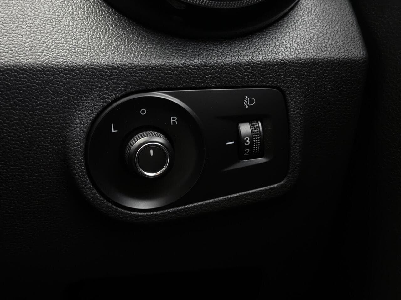 MG MG ZS thumbnail Misc Controls