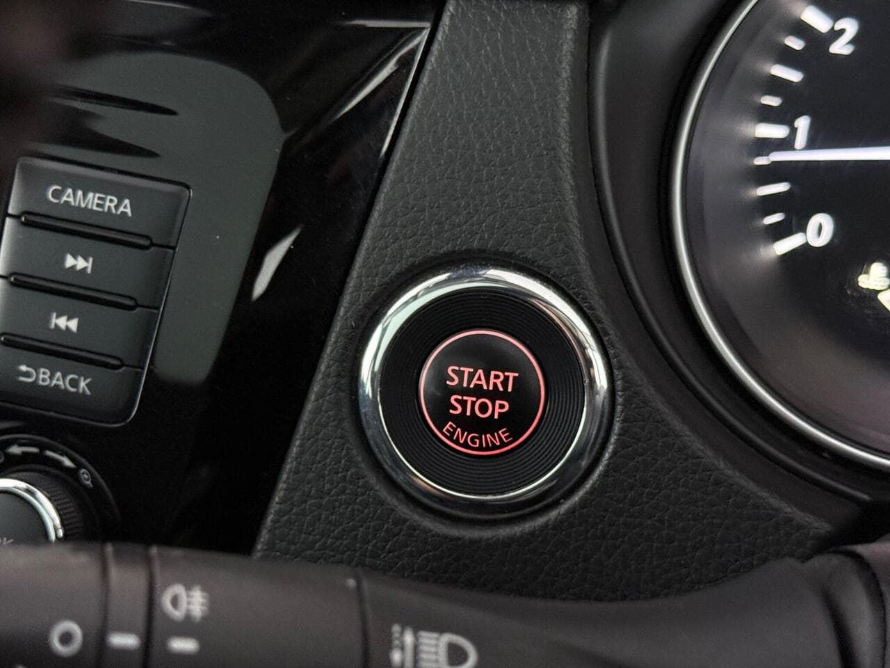 Nissan Qashqai thumbnail Misc Controls