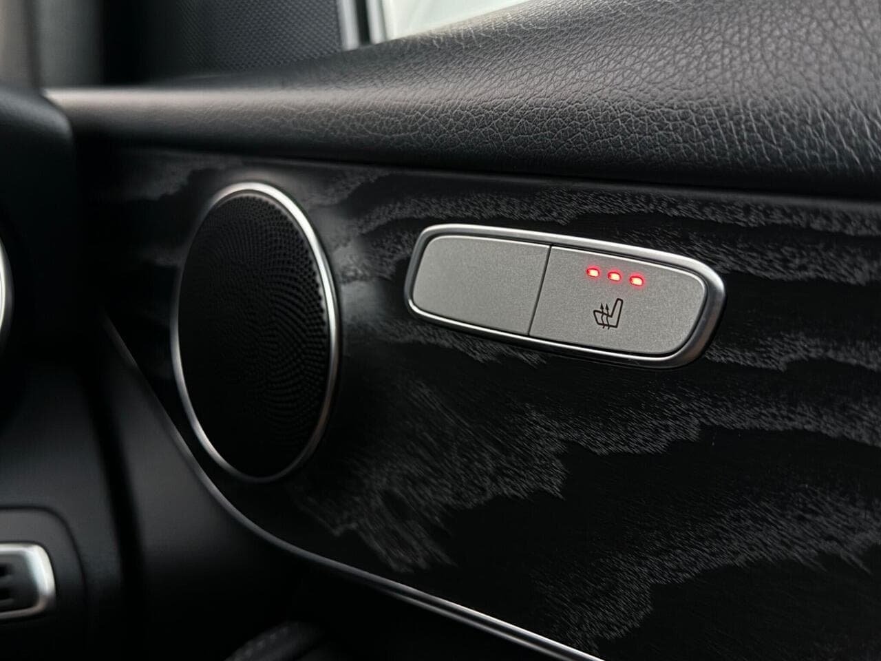 Mercedes-Benz GLC thumbnail Misc Controls