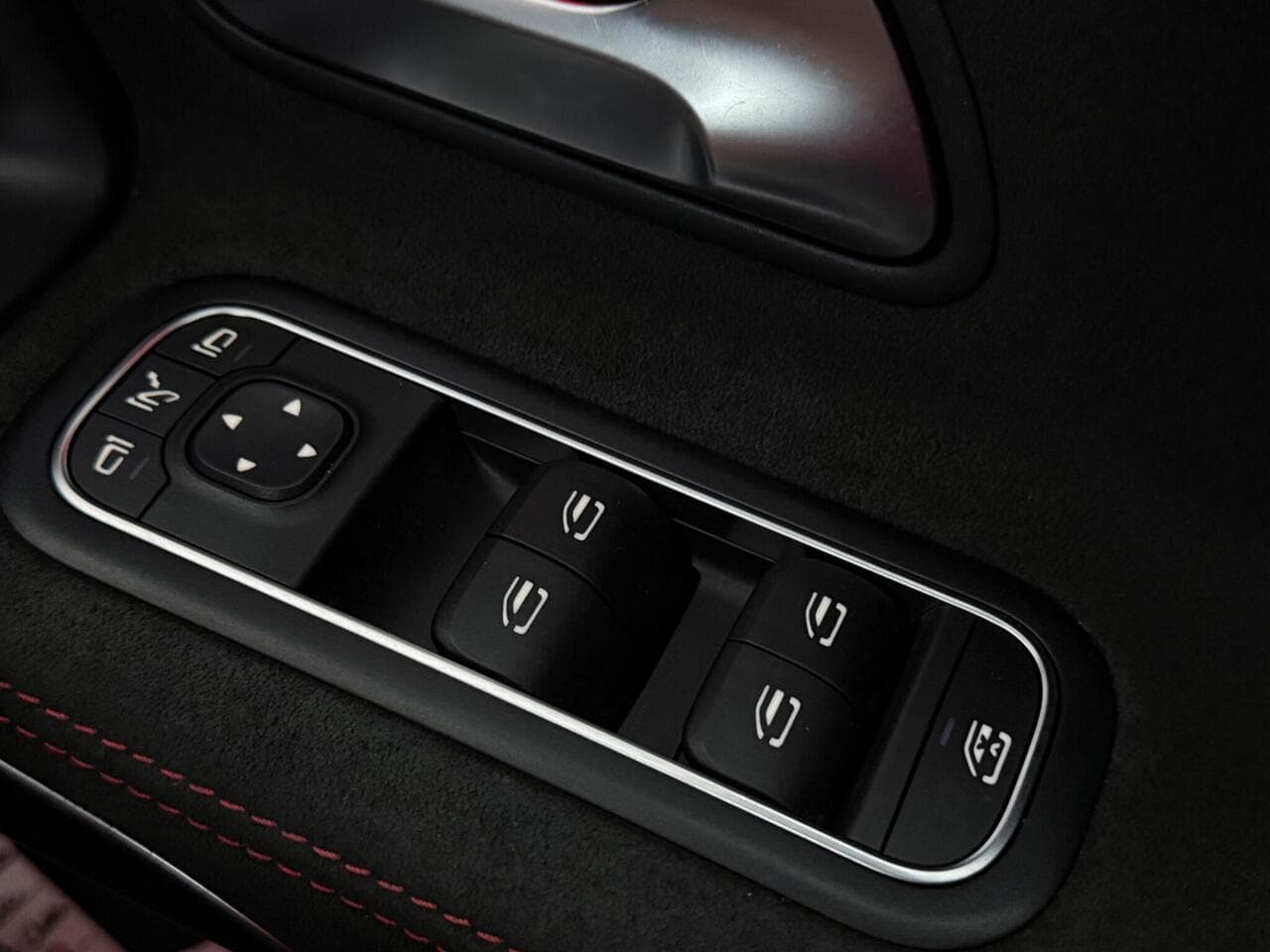 Mercedes-Benz A Class thumbnail Misc Controls