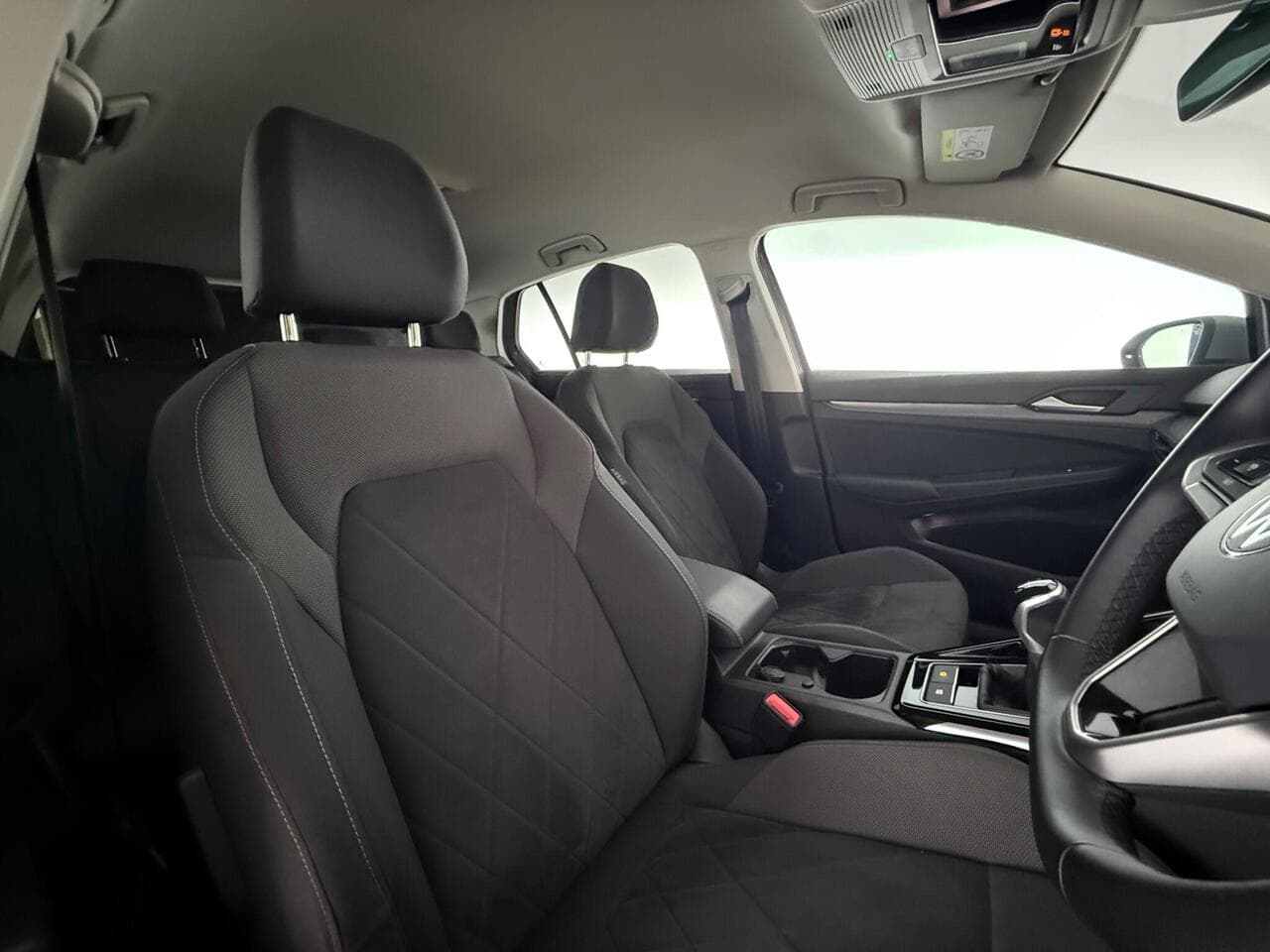 Volkswagen Golf thumbnail Seat Driver