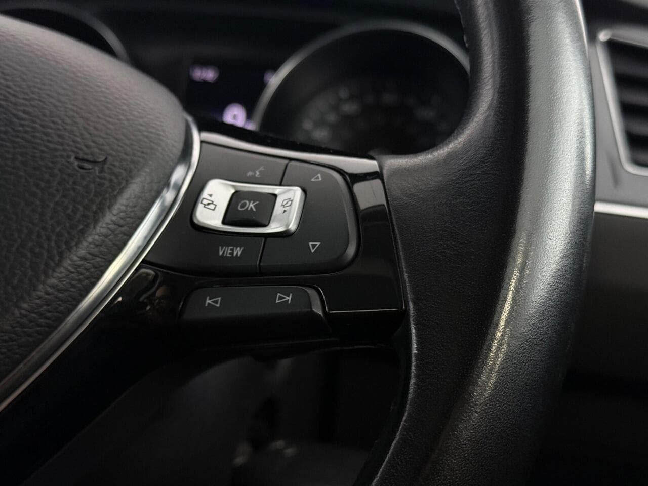 Volkswagen Tiguan Allspace thumbnail Misc Controls