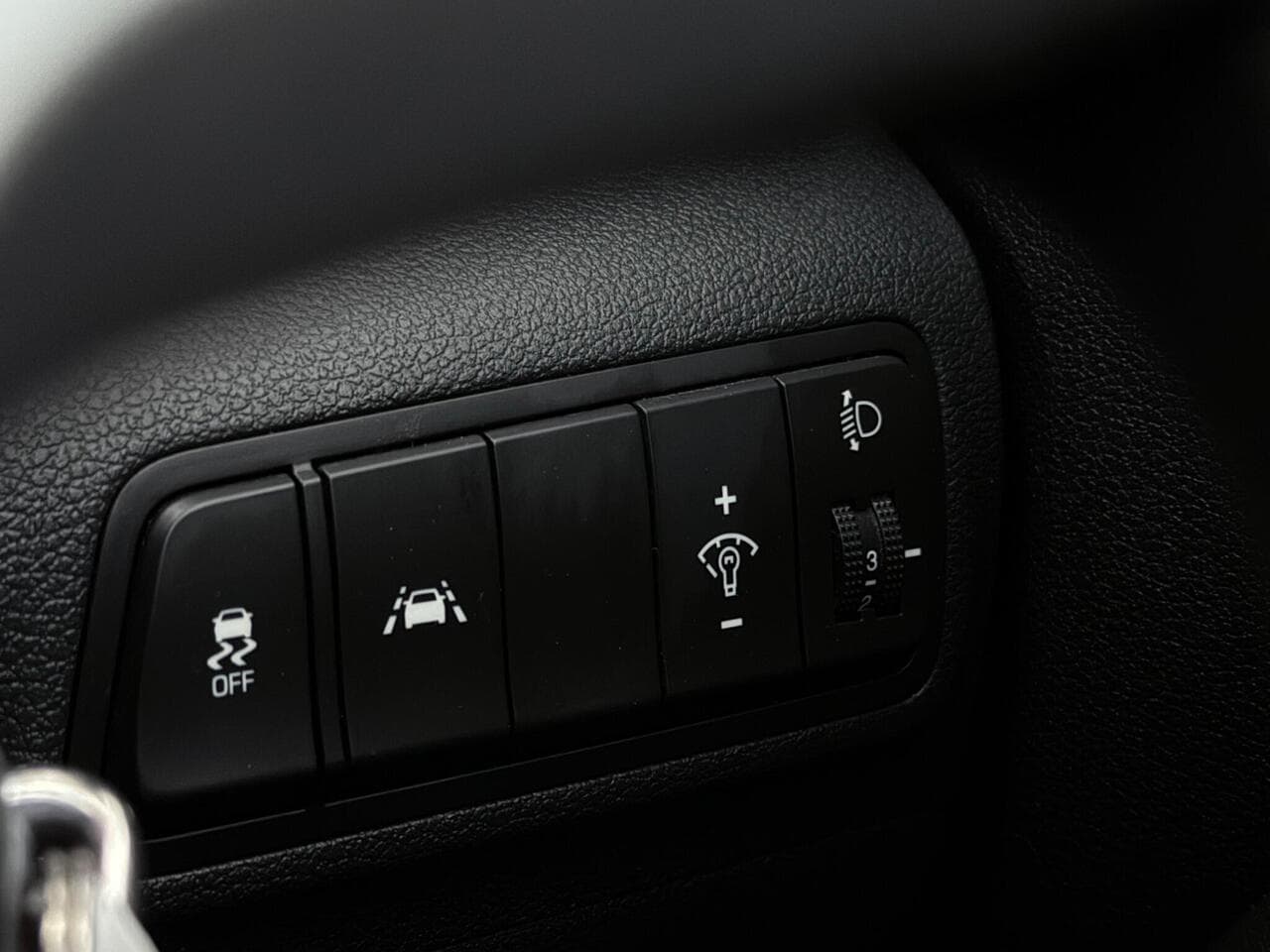 Hyundai TUCSON thumbnail Misc Controls
