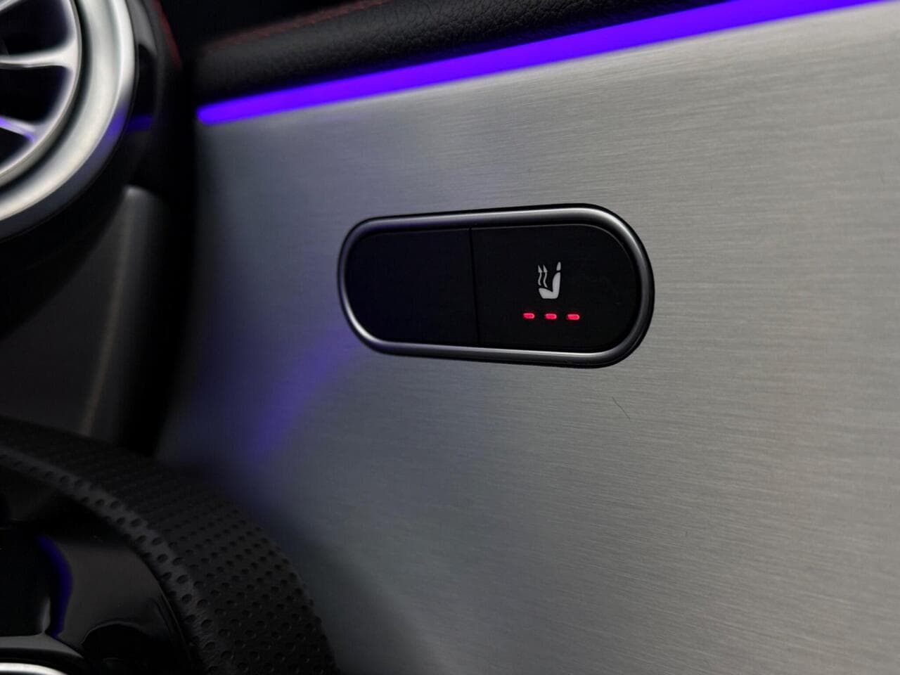 Mercedes-Benz CLA thumbnail Misc Controls