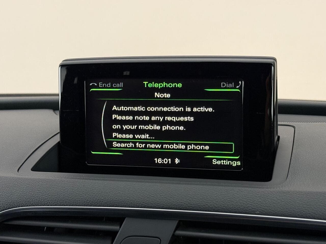 Audi Q3 thumbnail Infotainment System