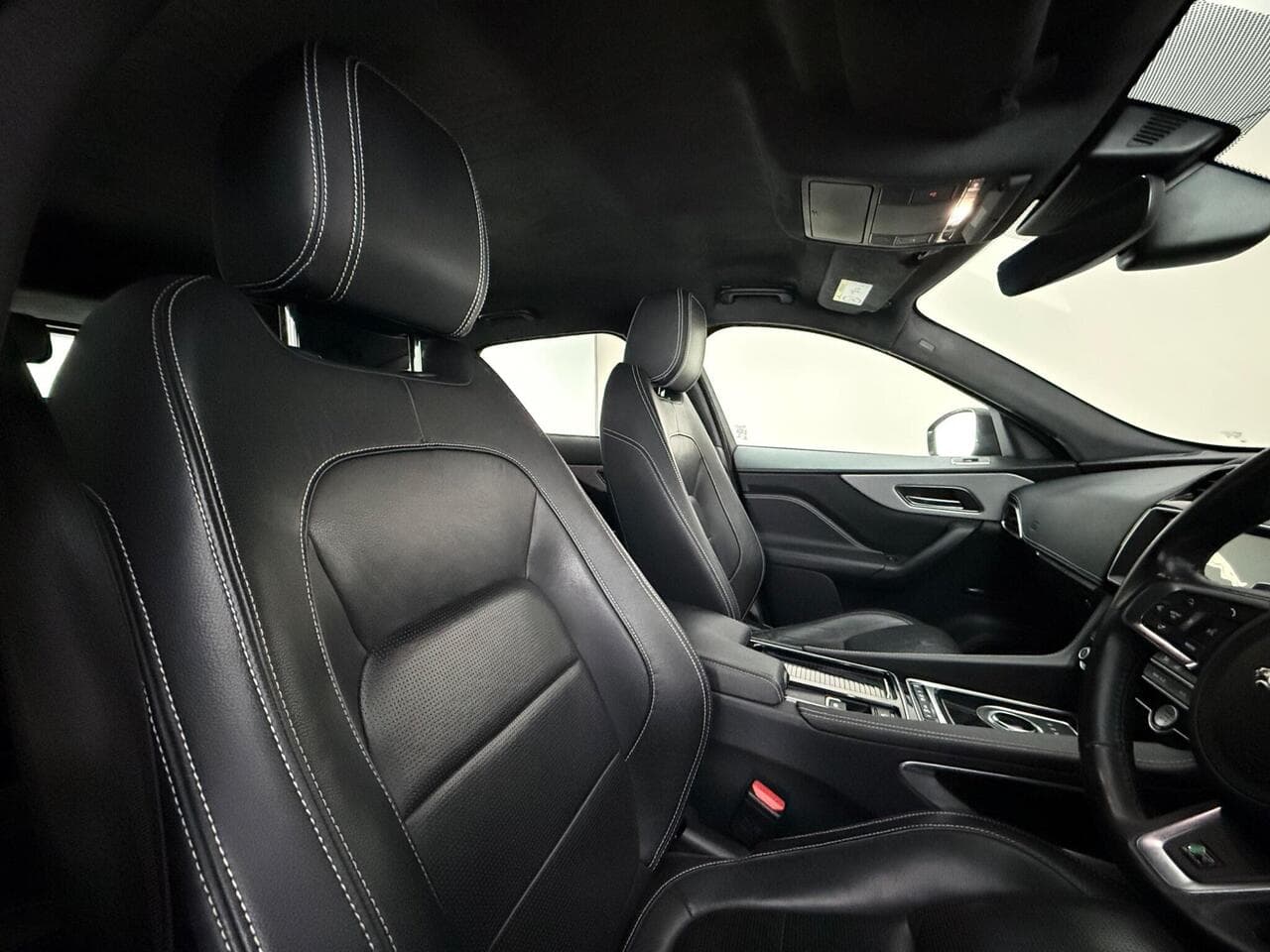 Jaguar F-PACE thumbnail Seat Driver