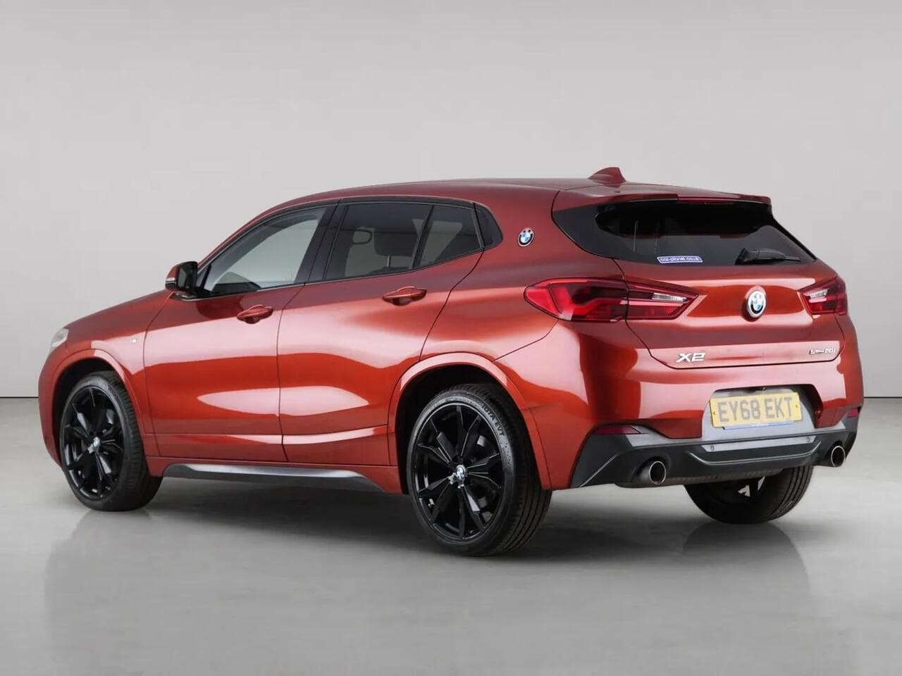 BMW X2 thumbnail Rear Left