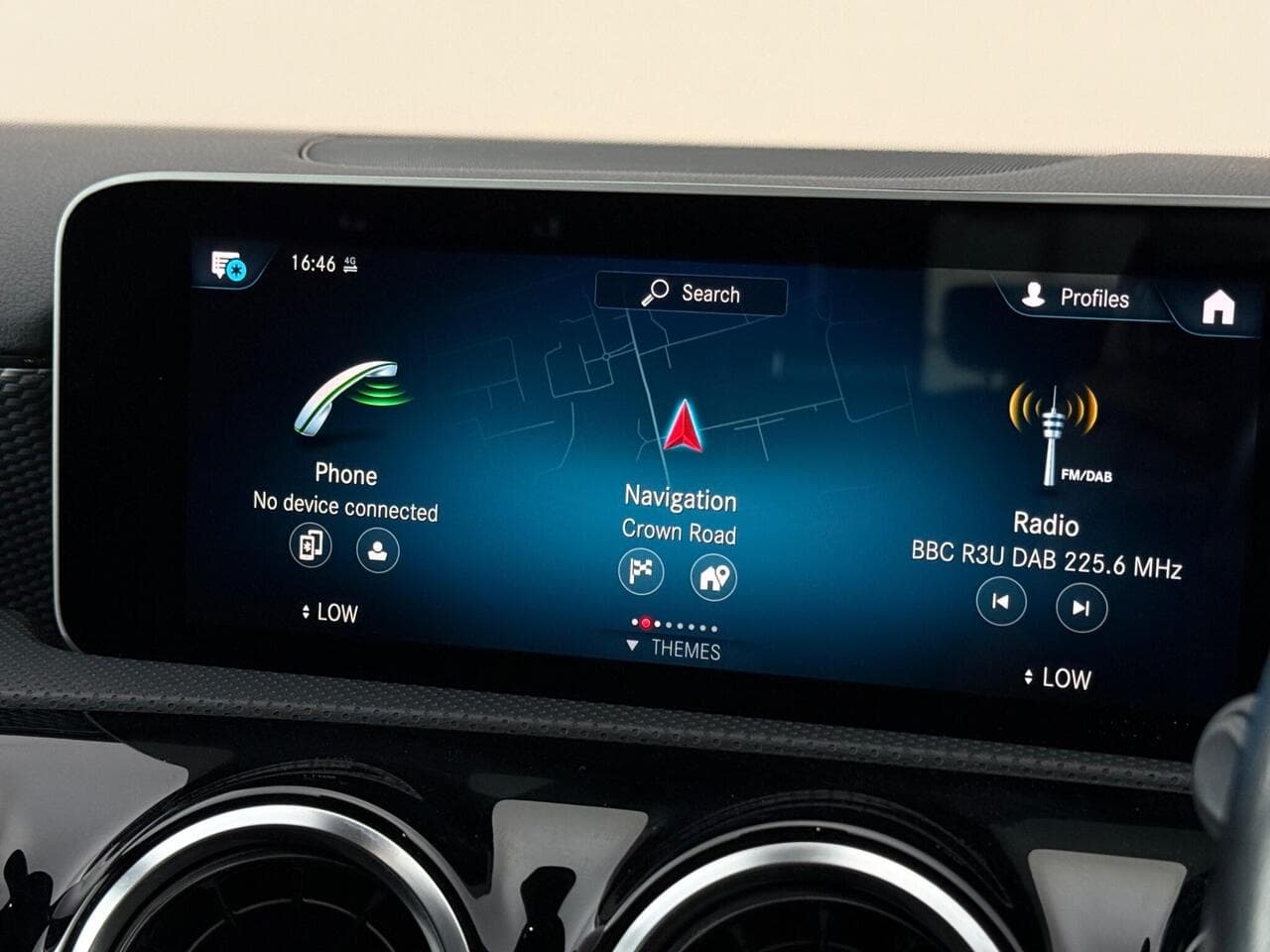 Mercedes-Benz A Class thumbnail Infotainment System