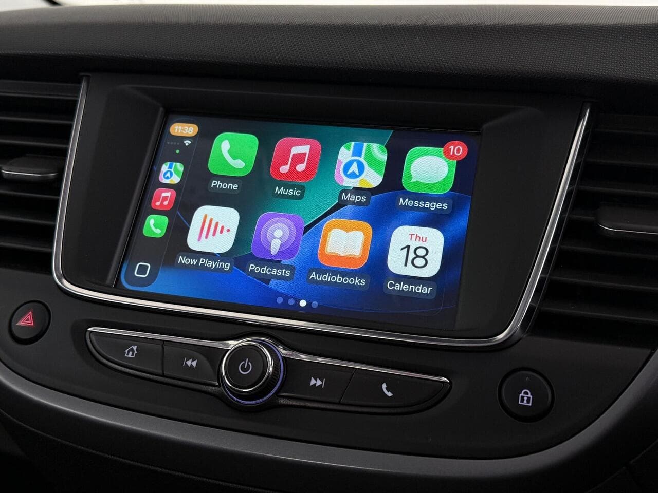 Vauxhall Crossland thumbnail Infotainment System