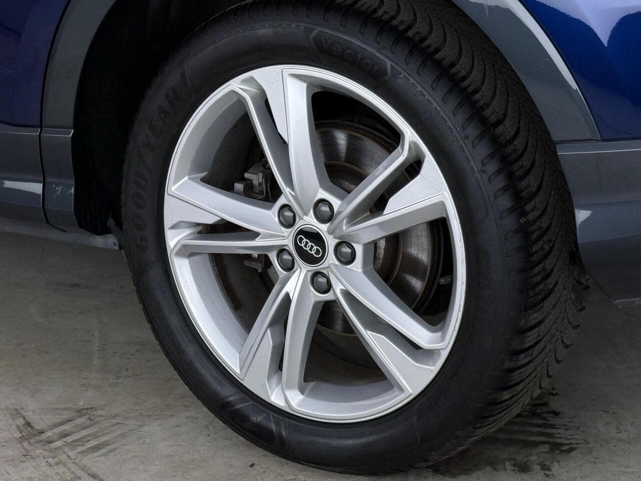 Audi Q3 thumbnail Wheel