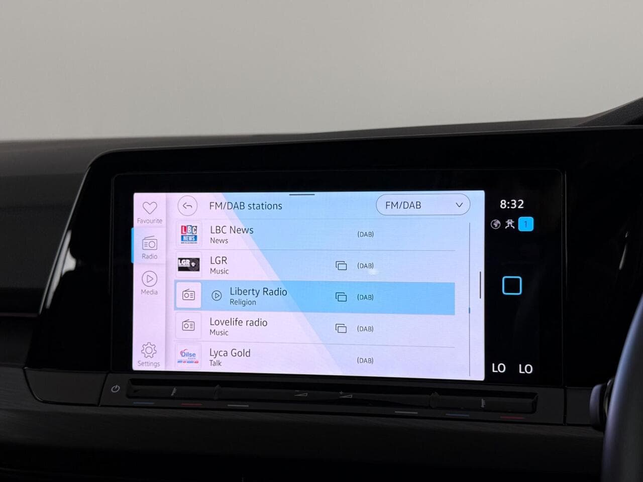 Volkswagen Golf thumbnail Infotainment System