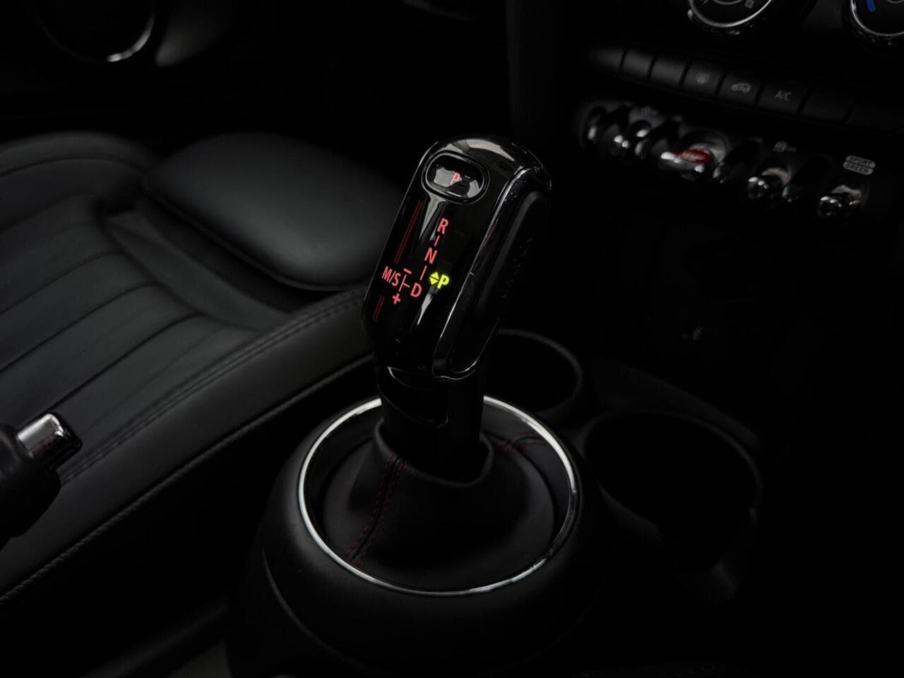 MINI Hatch thumbnail Interior Front