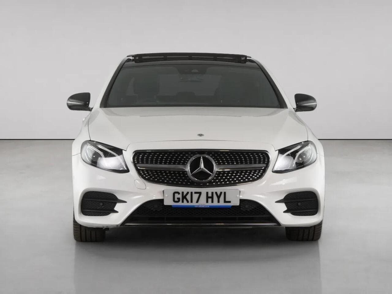 Mercedes-Benz E Class thumbnail Front