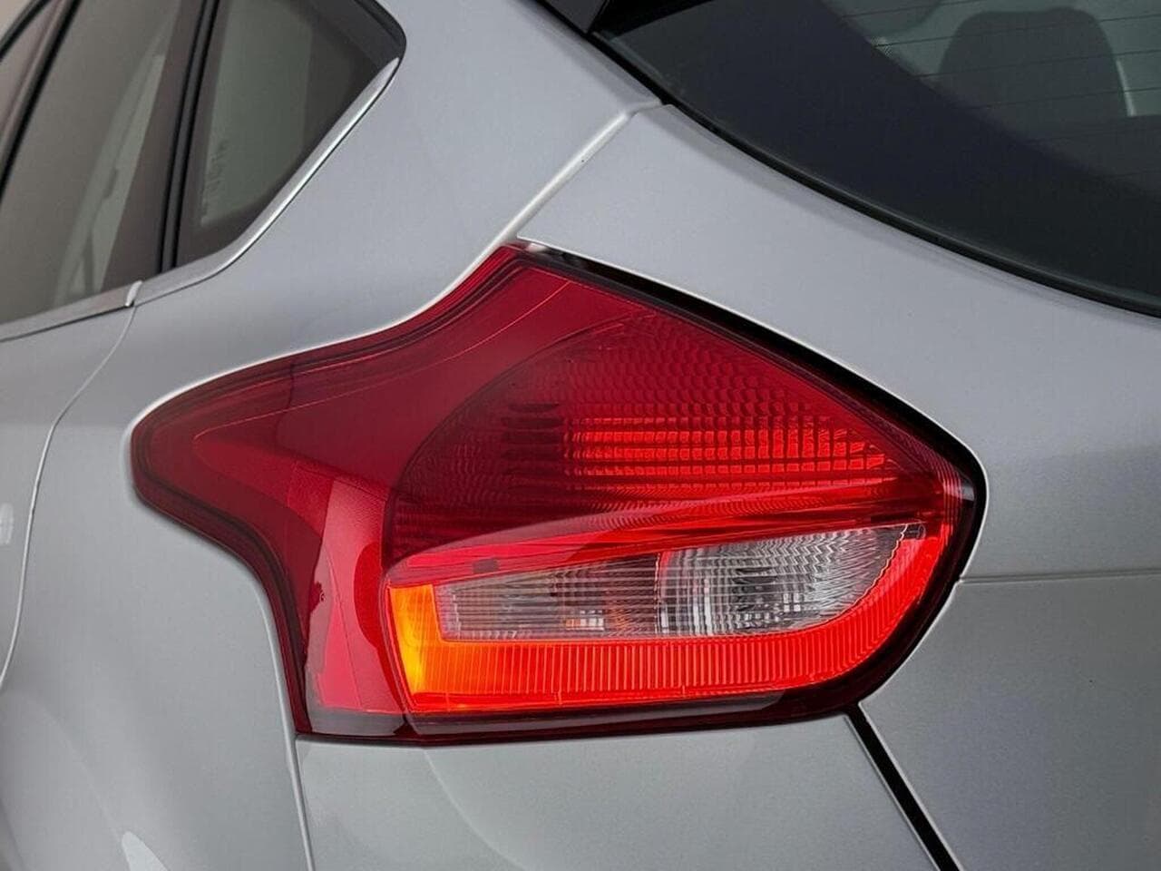 Ford Focus thumbnail Lights Rear