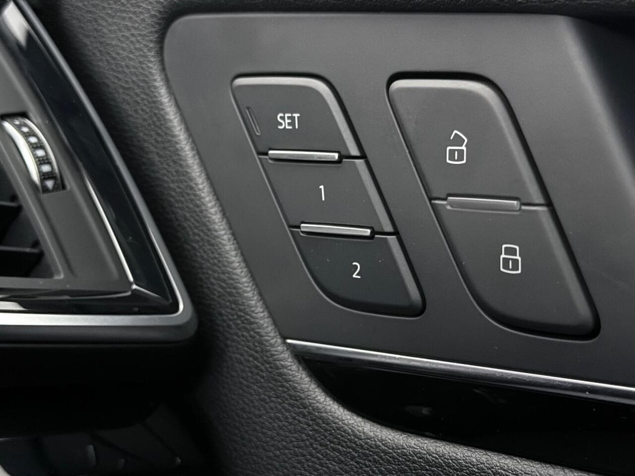 Audi Q5 thumbnail Misc Controls