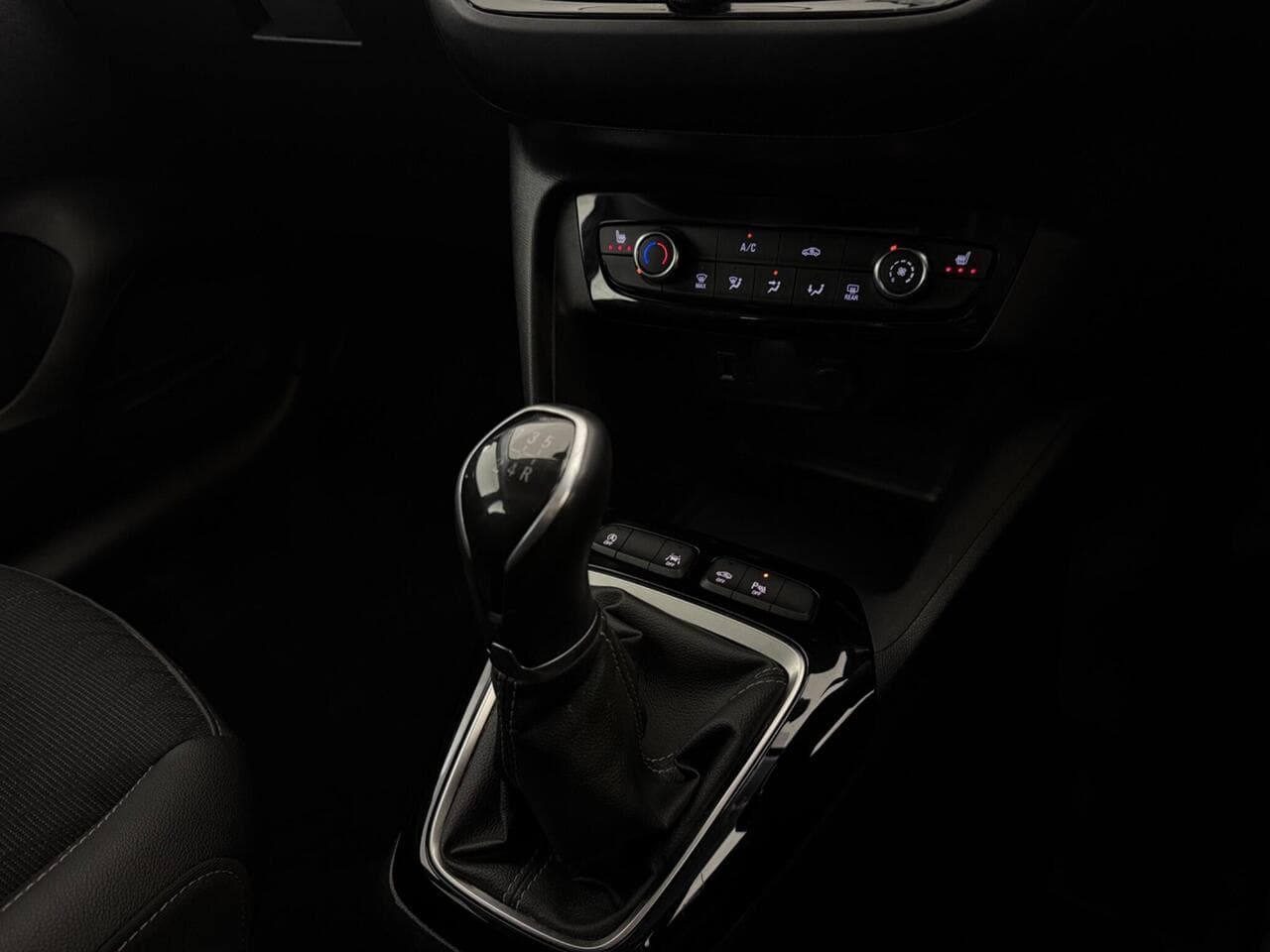 Vauxhall Corsa thumbnail Interior Front