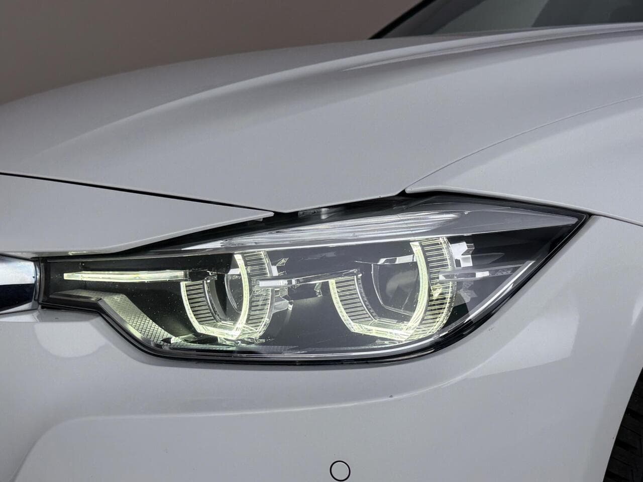 BMW 3 Series thumbnail Lights Front
