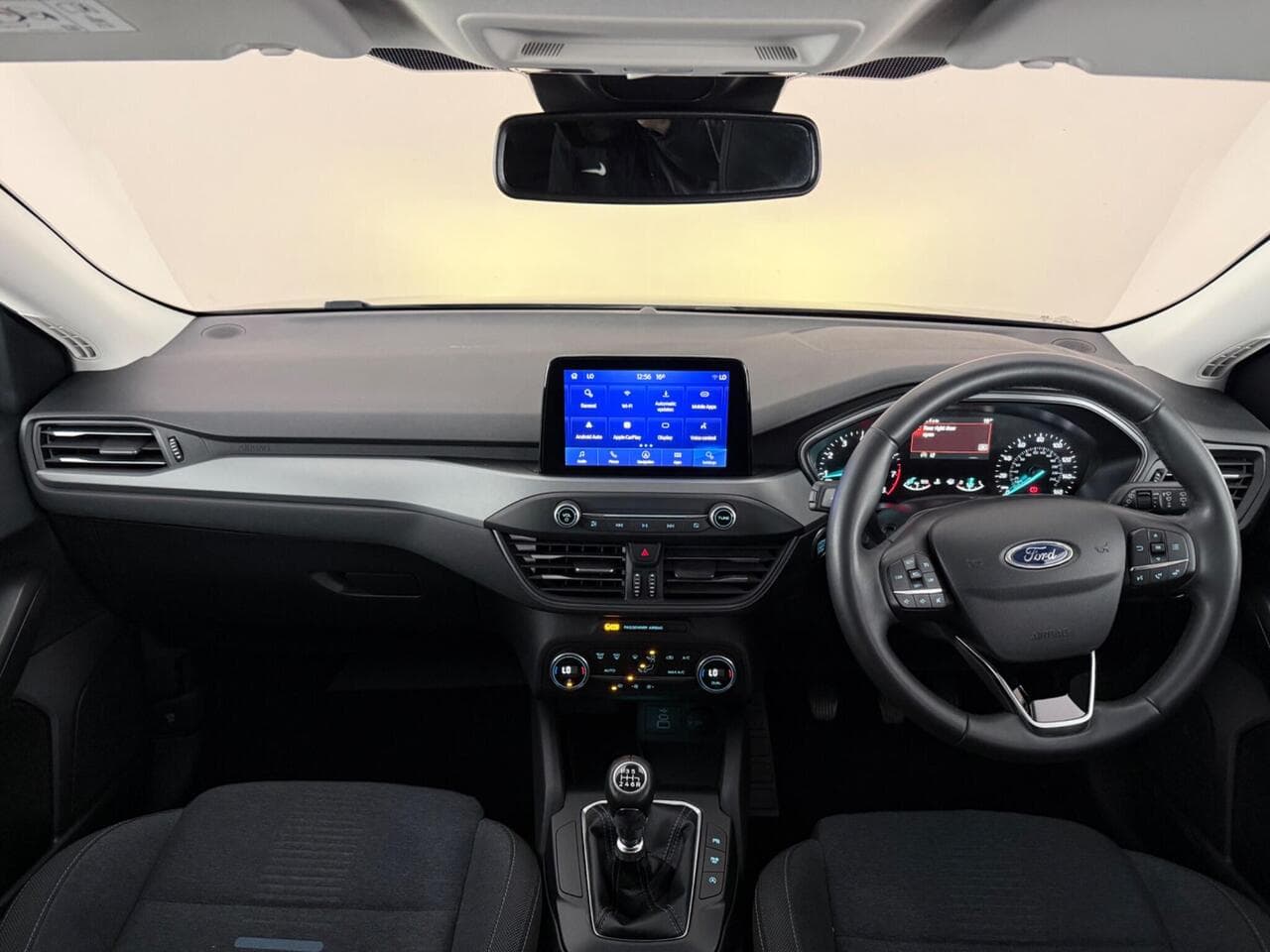 Ford Focus thumbnail Interior Front