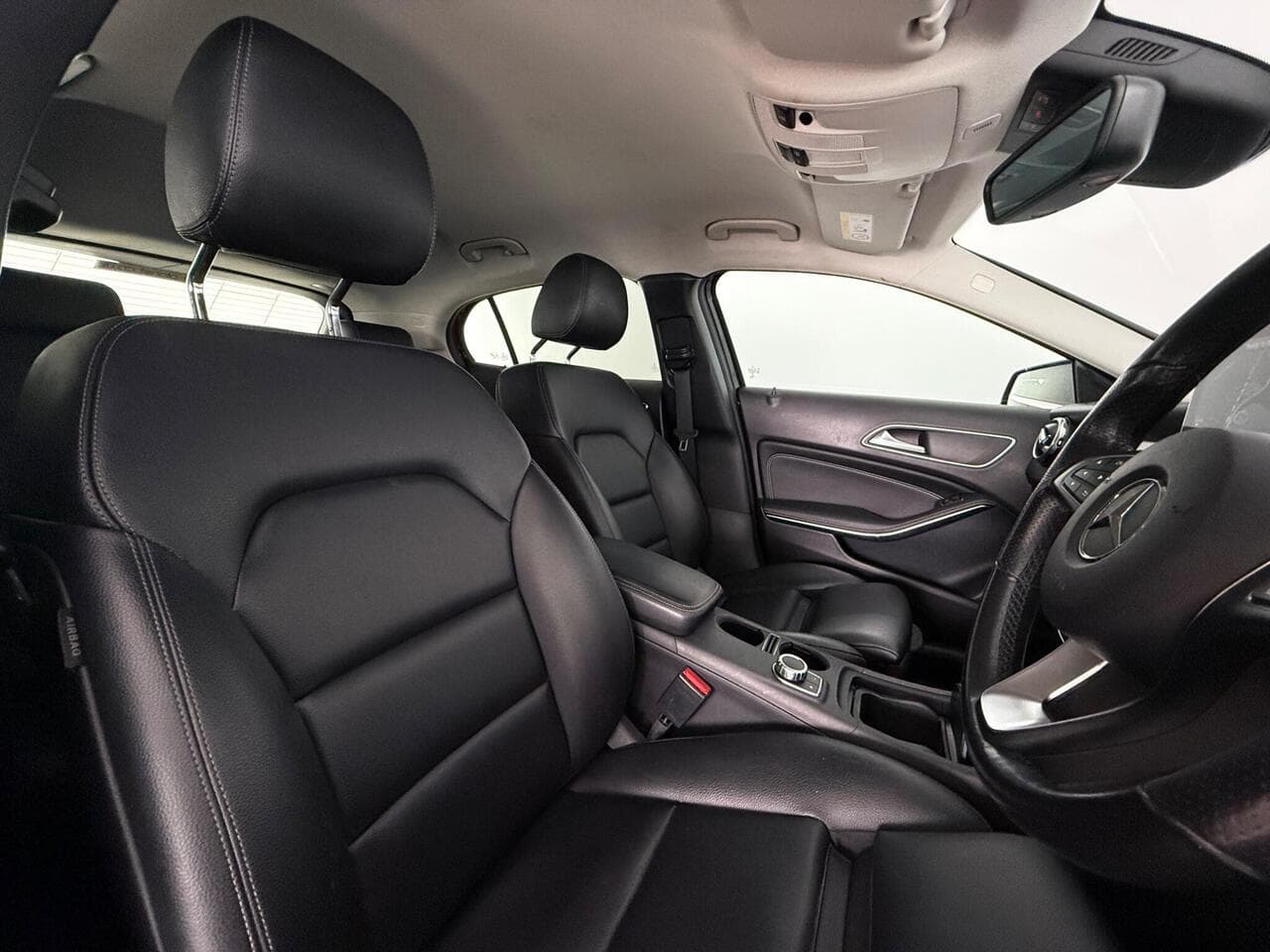 Mercedes-Benz GLA thumbnail Seat Driver