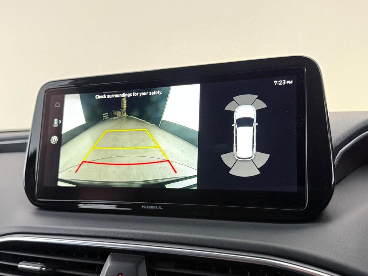 Hyundai Santa Fe thumbnail Infotainment System