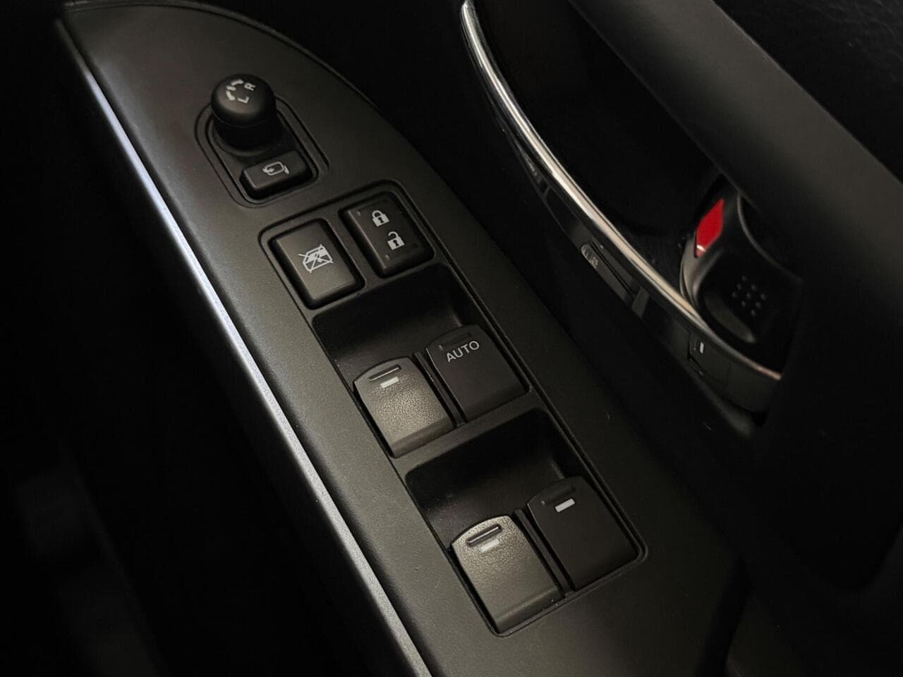 Suzuki S-Cross thumbnail Misc Controls