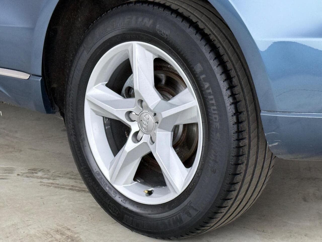 Audi Q5 thumbnail Wheel