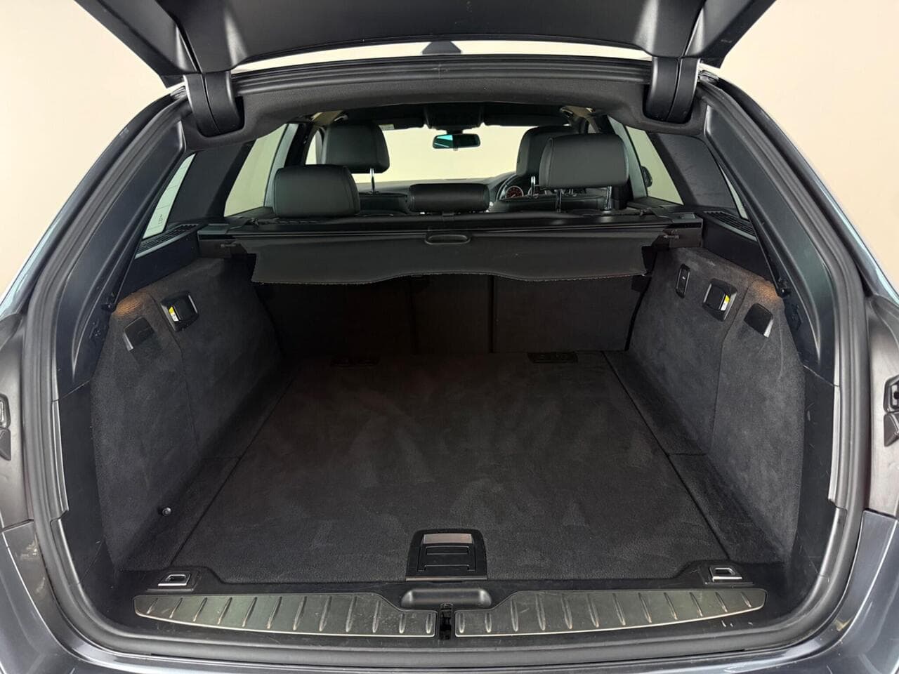 BMW 5 Series thumbnail Boot