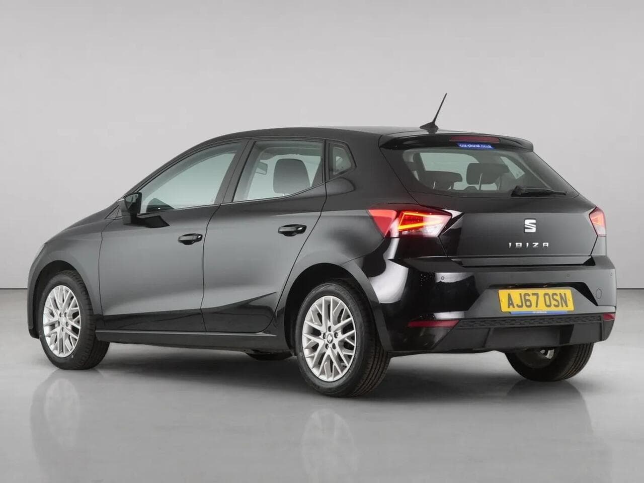 SEAT Ibiza thumbnail Rear Left