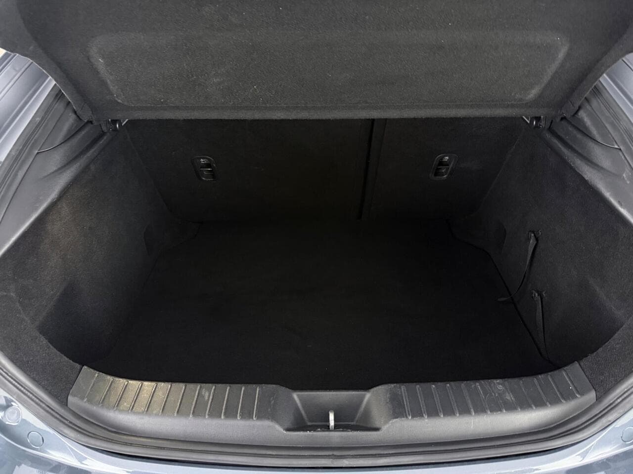 Mazda Mazda3 thumbnail Boot